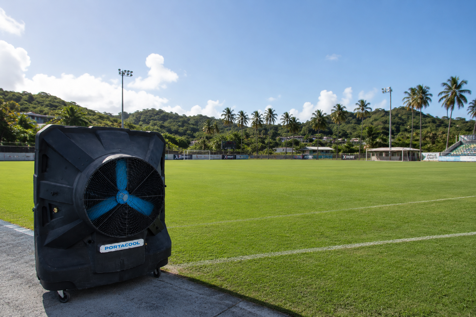 Portacool disponible para alquiler en un campo de eventos